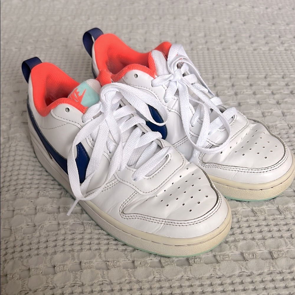 Kids Nike sneakers size 4.5Y